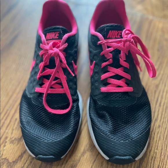 Nike 6.5 youth shoes - Picture 3 of 6